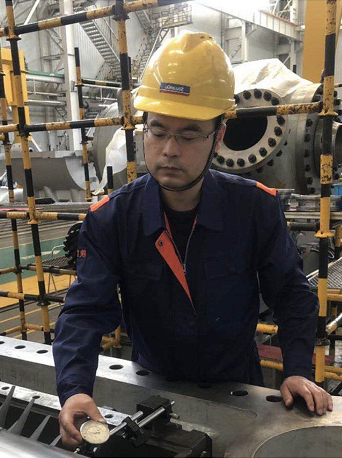 凯发k8动力门卫阳、刘博荣获天下“能工巧匠”声誉