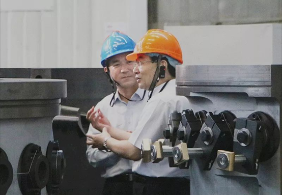 陕西省委书记、省人大常委会主任胡清静一行莅临凯发k8“话转型”“谈生长”